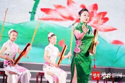 讓非遺“活”起來！鹽城非遺購物節(jié)東臺(tái)西溪盛大開啟，麥秸畫綻放時(shí)代光彩